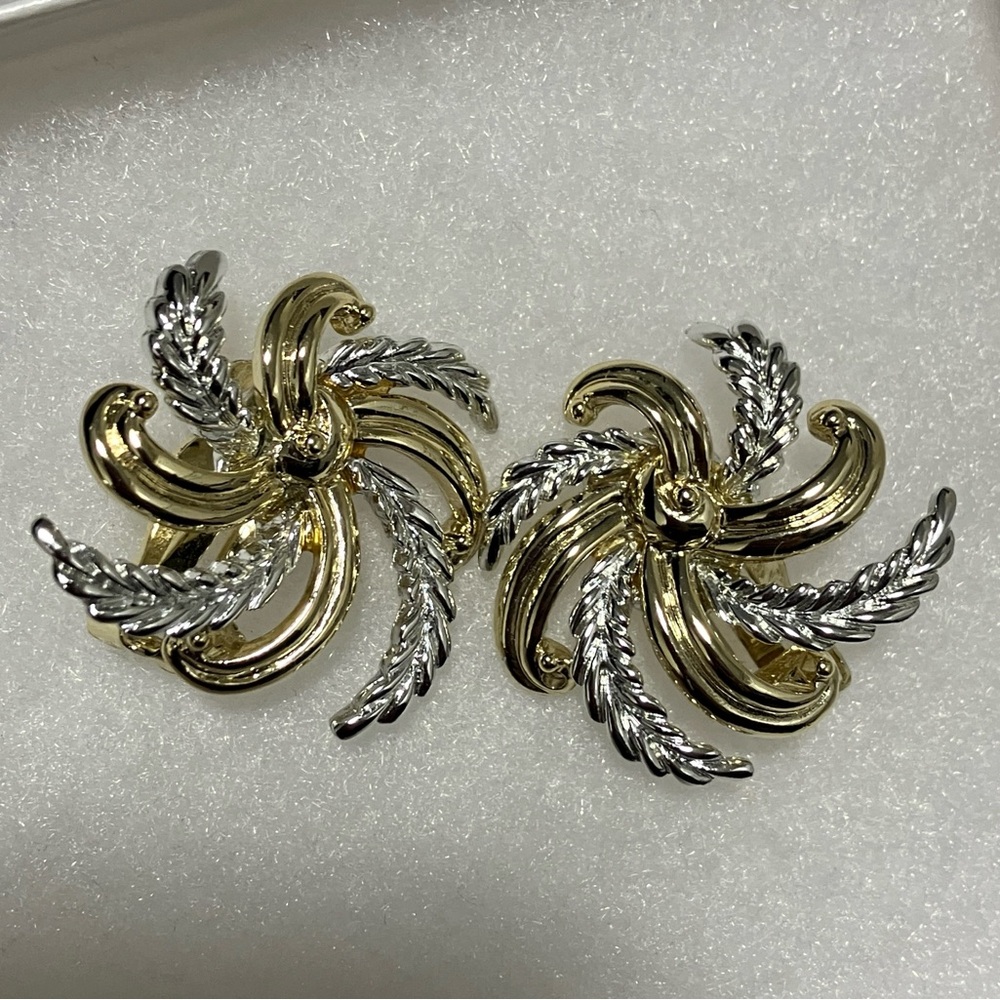 Vintage Silver & Gold Tone Floral Swirl Clip On Earrings